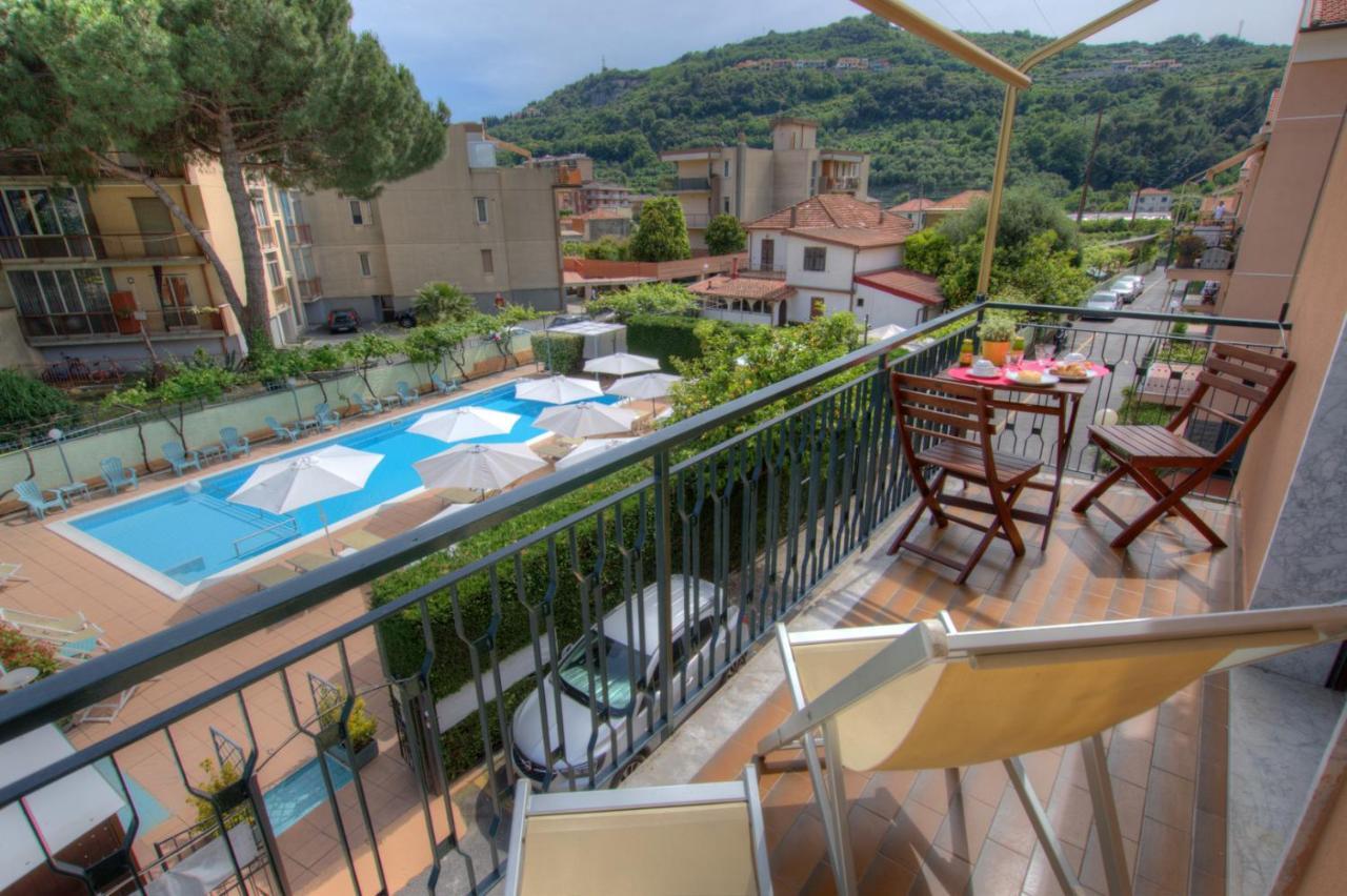Residence Holidays Pietra Ligure Luaran gambar