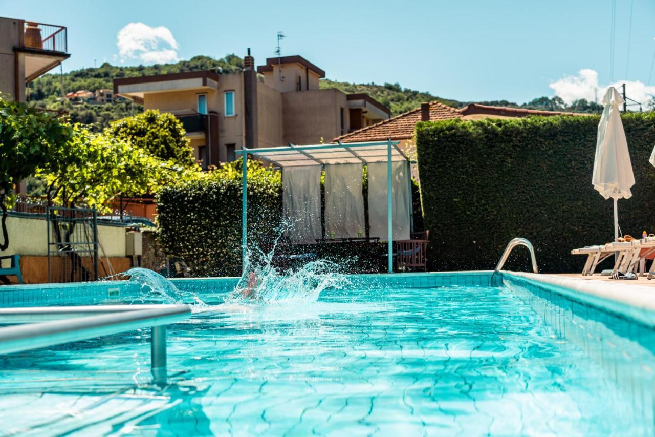 Residence Holidays Pietra Ligure Luaran gambar
