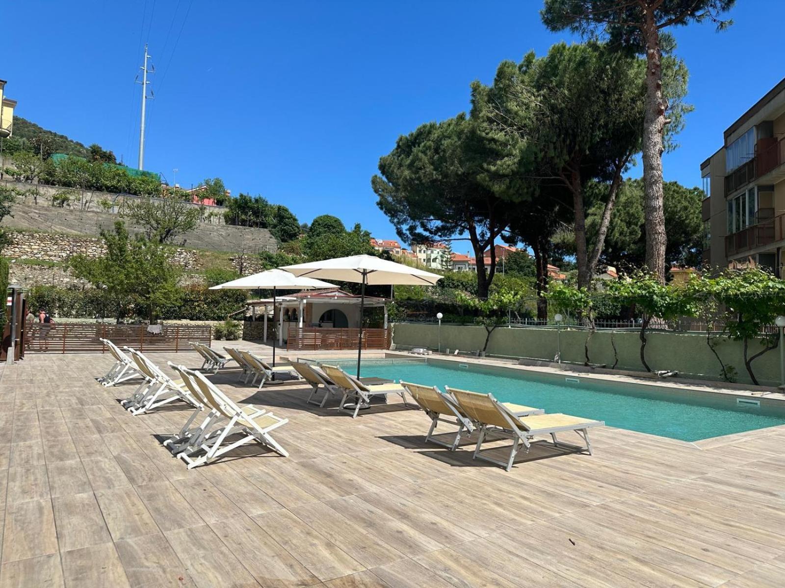 Residence Holidays Pietra Ligure Luaran gambar