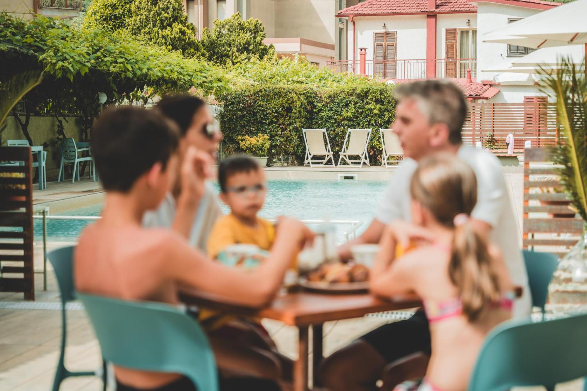 Residence Holidays Pietra Ligure Luaran gambar