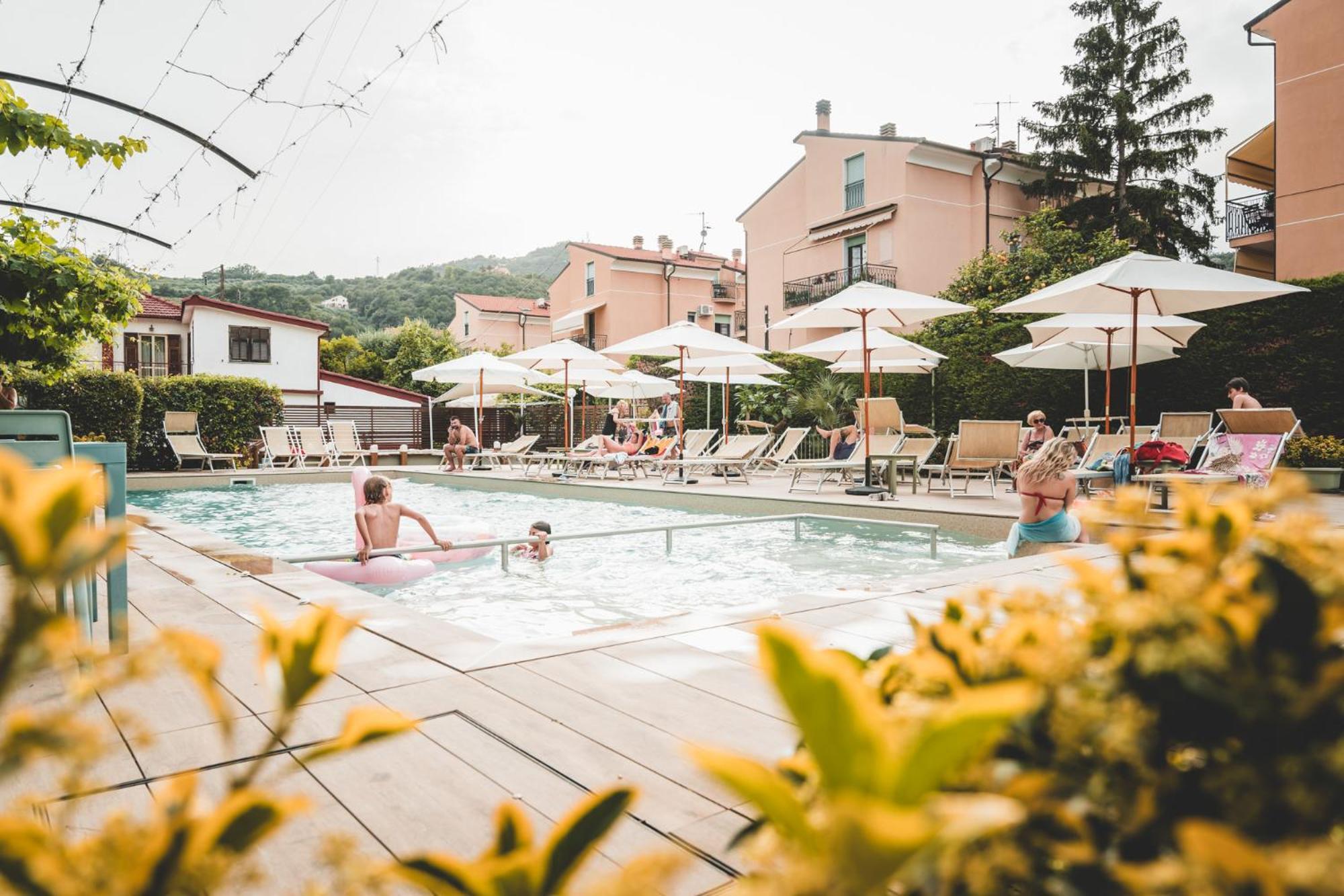 Residence Holidays Pietra Ligure Luaran gambar
