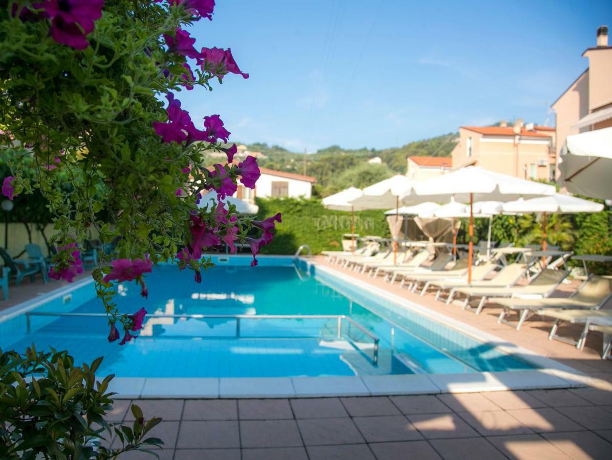 Residence Holidays Pietra Ligure Luaran gambar